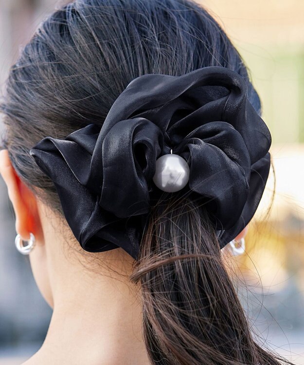 Tiaclasse パール付きオーガンジーシュシュ ネイビー