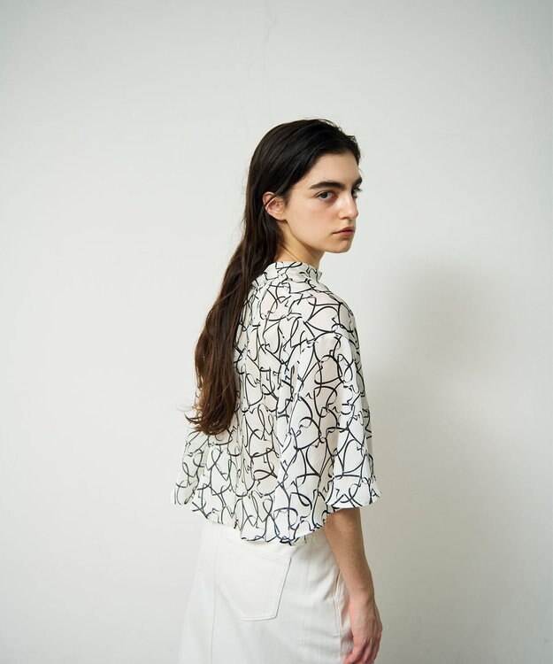 GRACE CONTINENTAL ラインハートケープブラウス ホワイト