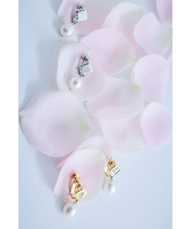 TOCCA CLOVER & PEARL EARRINGS 淡水バロックパールイヤリング ゴールド系