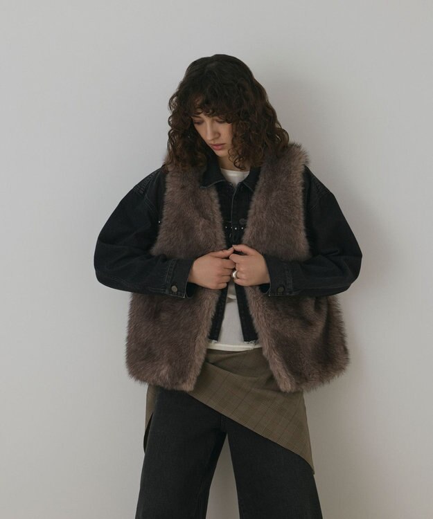 GRACE CONTINENTAL フェイクフォックスファ－ベスト グレー