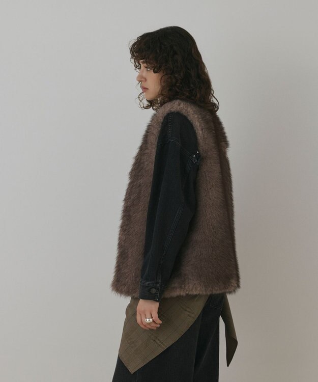 GRACE CONTINENTAL フェイクフォックスファ－ベスト グレー