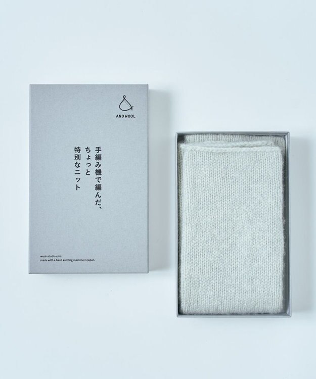 AND WOOL 〈上質な素材と手仕事から生まれた優しいニット〉カシミヤ100%アームウォーマー ライトグレー