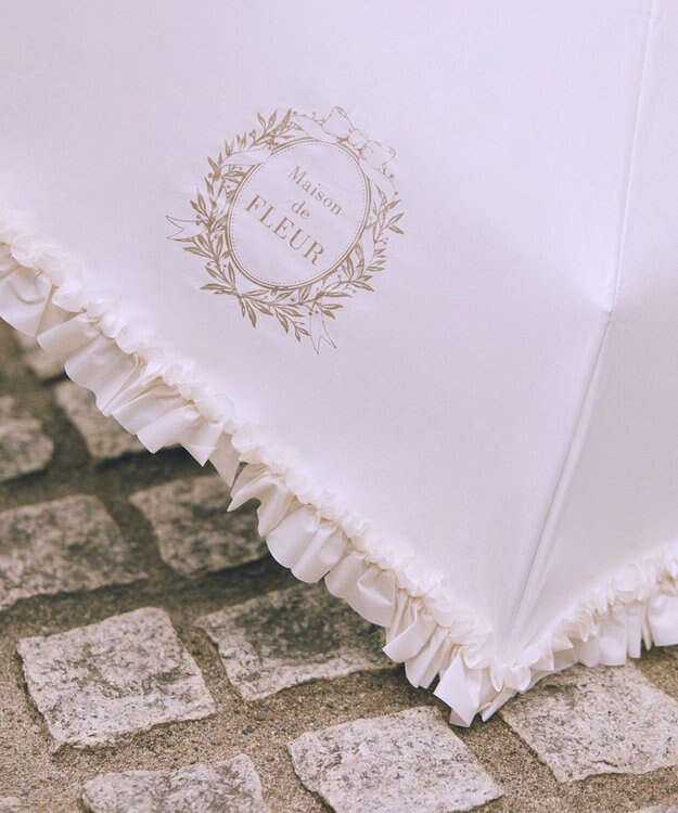 Maison de FLEUR 《晴雨兼用》遮光&UV CUT フリル折りたたみ傘 Ivory