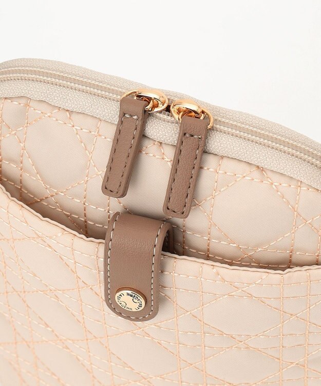 LA BAGAGERIE グリッドキルティングショルダー アイボリー