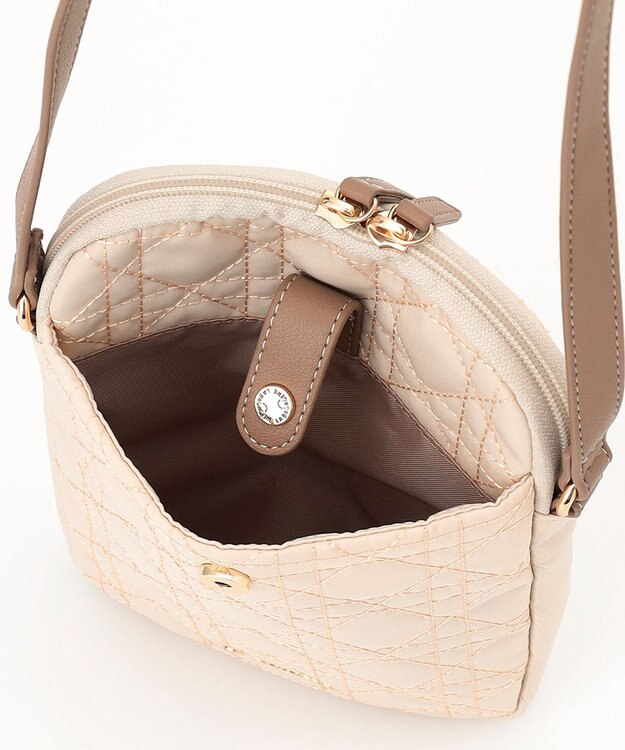 LA BAGAGERIE グリッドキルティングショルダー アイボリー