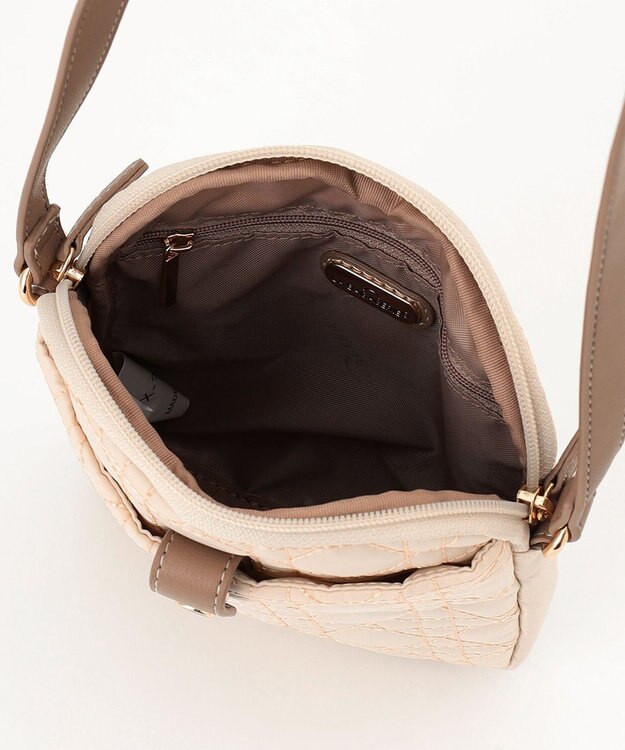 LA BAGAGERIE グリッドキルティングショルダー アイボリー