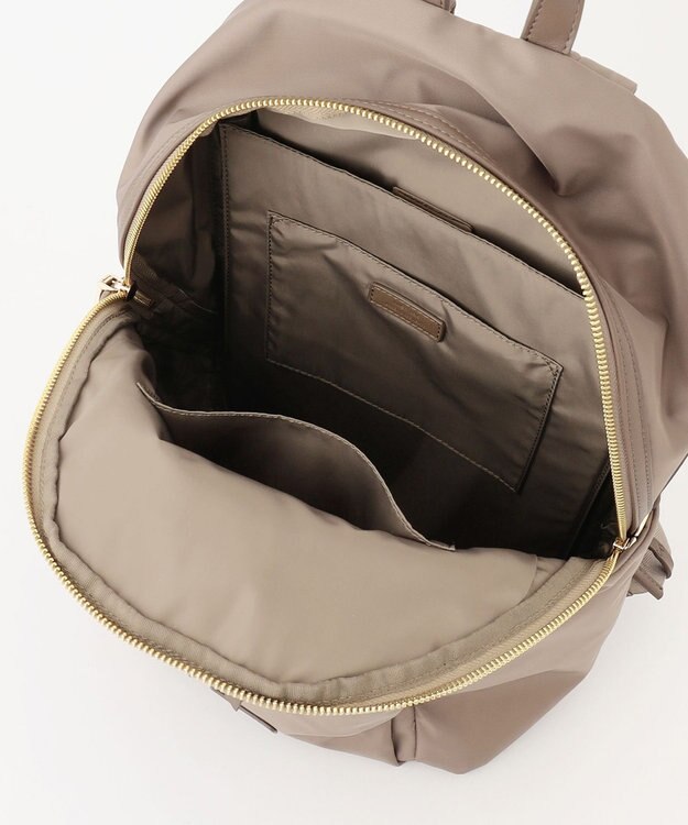 23区 【撥水】ナイロン リュック ベージュ系