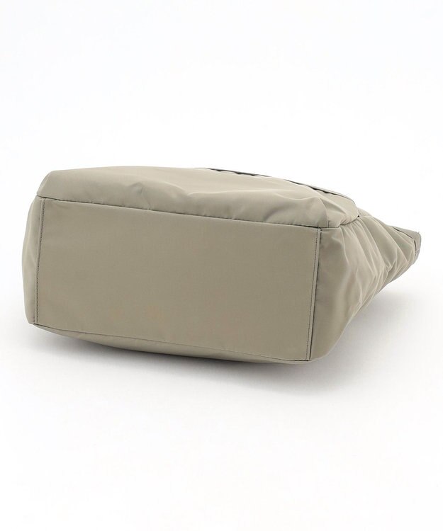 LA BAGAGERIE チャーム付き　ナイロンリュック グレー