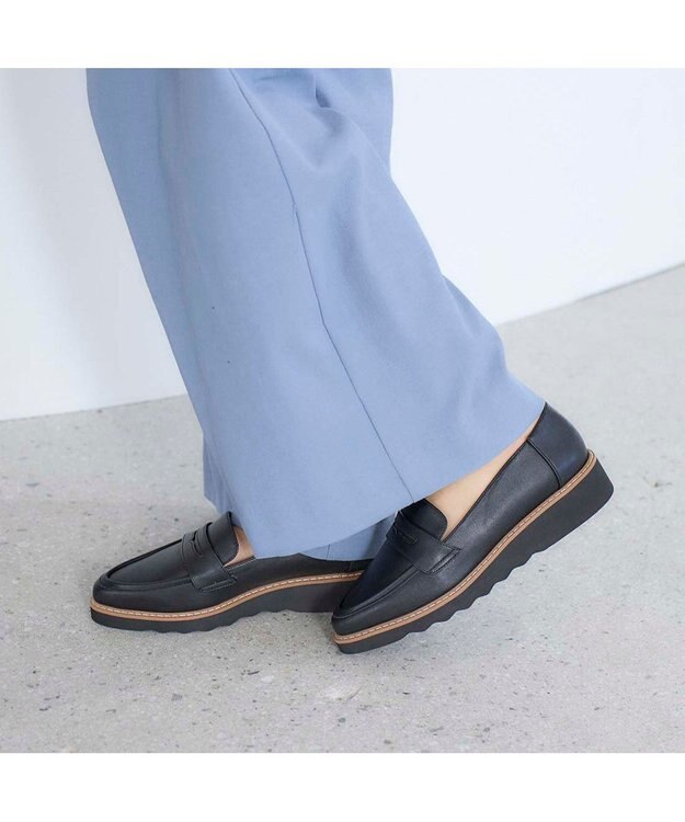 MODE ET JACOMO <carino>【レイン】ポインテッドコインローファー ブラック