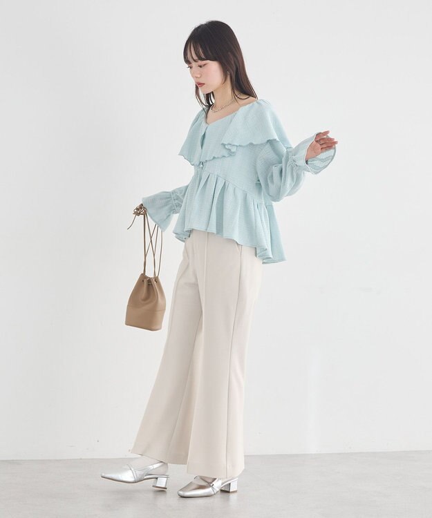 earth music&ecology 【予約】ラッフルカラーカットブラウス サックスブルー