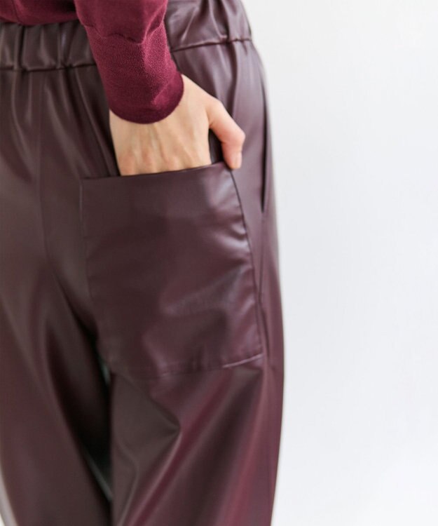 BEIGE， HYAL / フェイクレザーカービーラインイージーパンツ Bordeaux