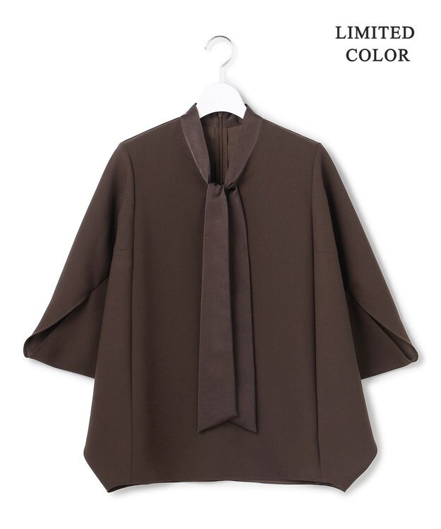 ICB L 【新色追加・WEB限定カラーあり】FluidBackSatin ドルマンスリーブボウタイブラウス ダークブラウン［WEB限定］