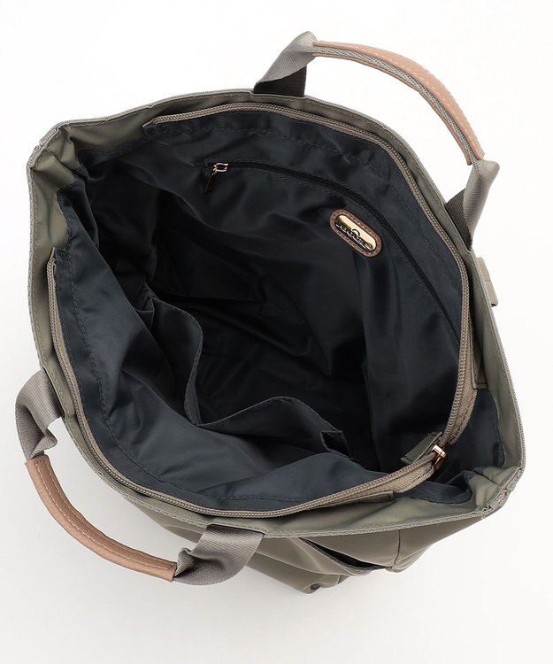 LA BAGAGERIE チャーム付き　ナイロンリュック グレー