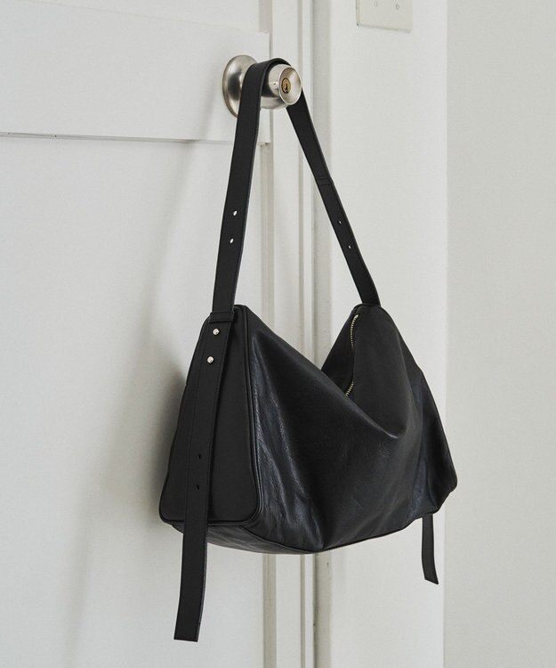 russet トライアングルショルダーバッグ(CE-1675) Black