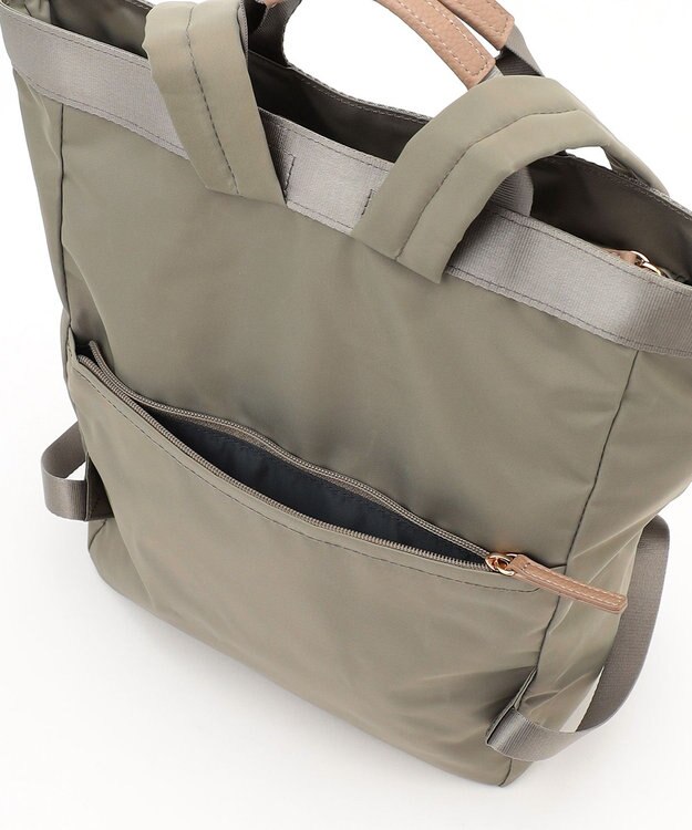 LA BAGAGERIE チャーム付き　ナイロンリュック グレー