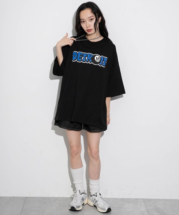 WEGO 【ユニセックス着用ITEM/ネックレス付き】アクセ付きグラフィックT（S） ブラック