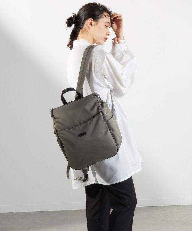 Y'SACCS NEWすっきりシリーズ　リュックサック グレージュ