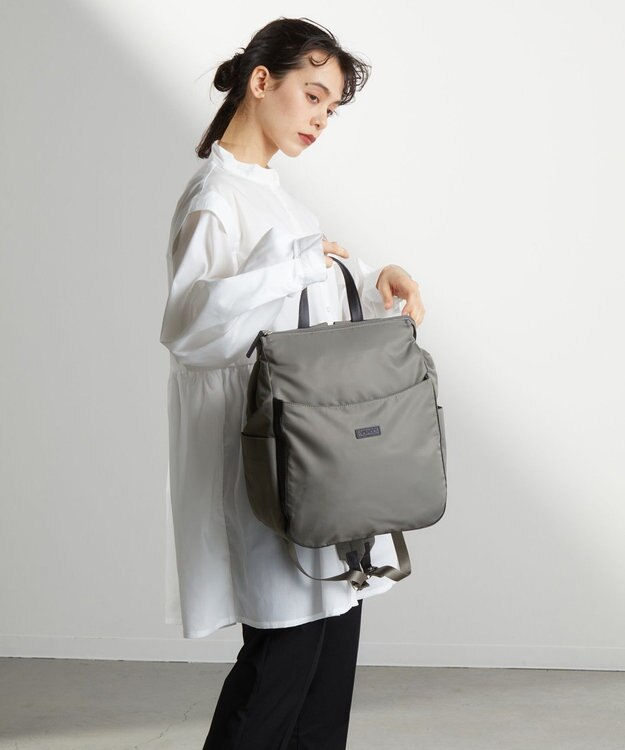 Y'SACCS NEWすっきりシリーズ　リュックサック グレージュ