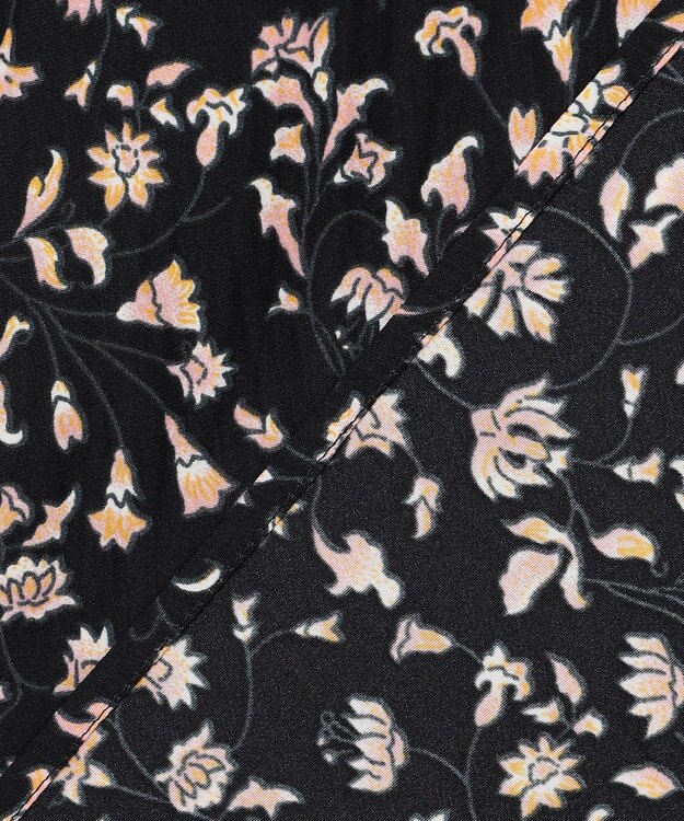 組曲 S ギャザーライトデシン ブラウス ブラック×ピンクフラワー系