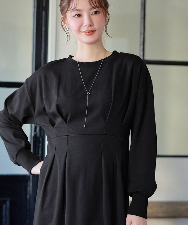 Tiaclasse L 【吸水発熱 / 静電気防止】ポンチタックワンピース ブラック