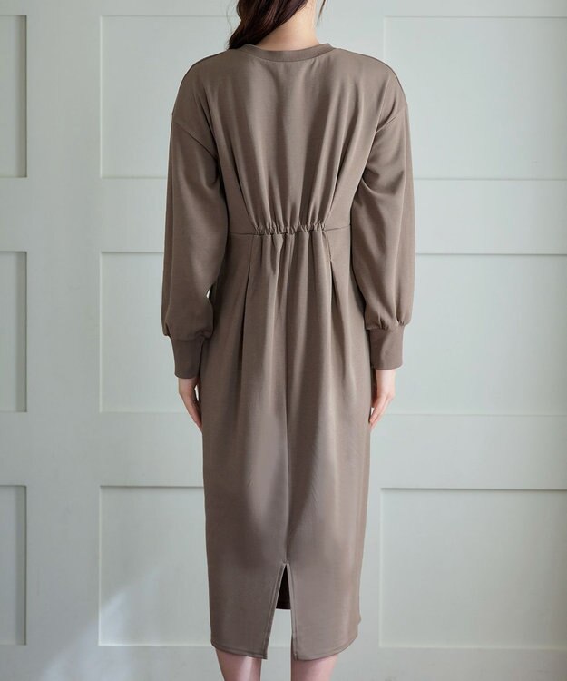 Tiaclasse L 【吸水発熱 / 静電気防止】ポンチタックワンピース モカ