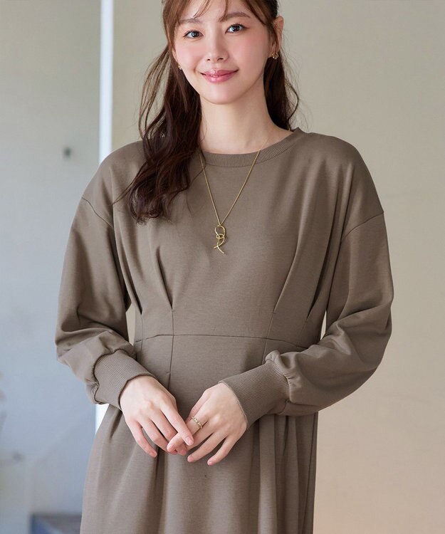 Tiaclasse L 【吸水発熱 / 静電気防止】ポンチタックワンピース モカ