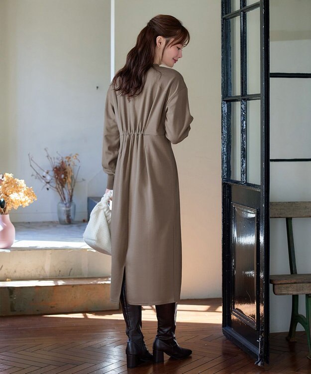 Tiaclasse L 【吸水発熱 / 静電気防止】ポンチタックワンピース モカ