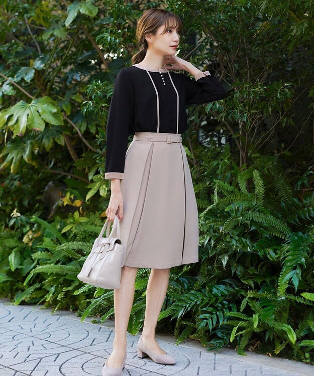 Tiaclasse 【ダブルストレッチ・洗える】ベルト付きタックスカート グレージュ