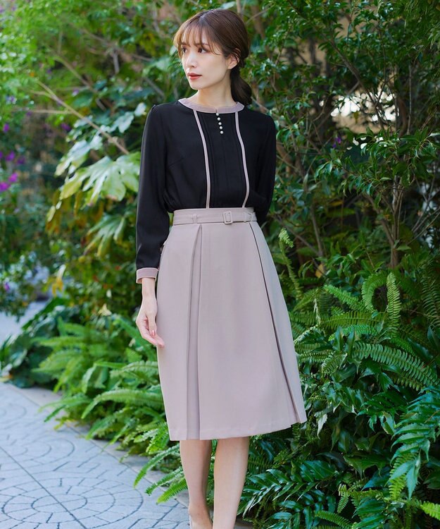 Tiaclasse 【ダブルストレッチ・洗える】ベルト付きタックスカート グレージュ