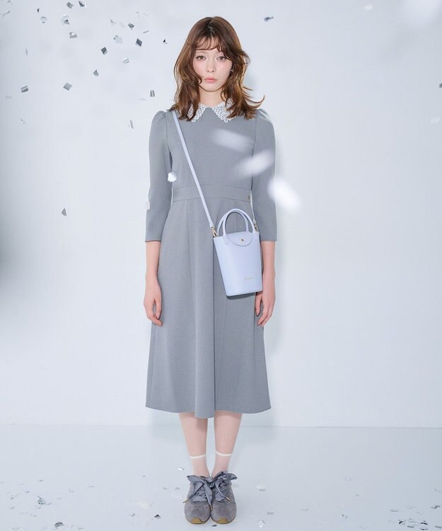 TOCCA 【八木アリサさん着用】PETAL SILHOUETTE LEATHER POCHETTE ポシェット ブルー系