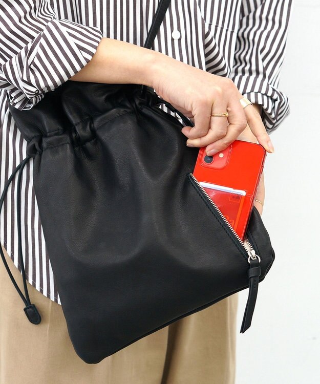 FOLNA RD ソフトレザー巾着ショルダーバッグ ブラック