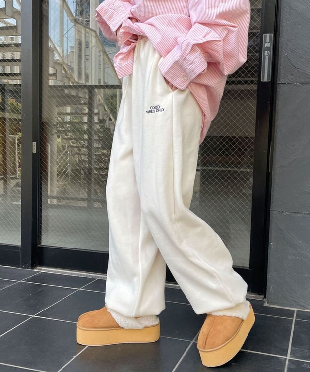 WEGO 裏起毛ロゴ刺繍スウェットパンツ オフホワイト