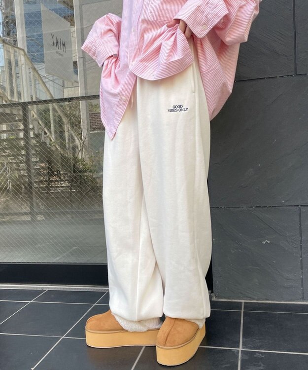 WEGO 裏起毛ロゴ刺繍スウェットパンツ オフホワイト
