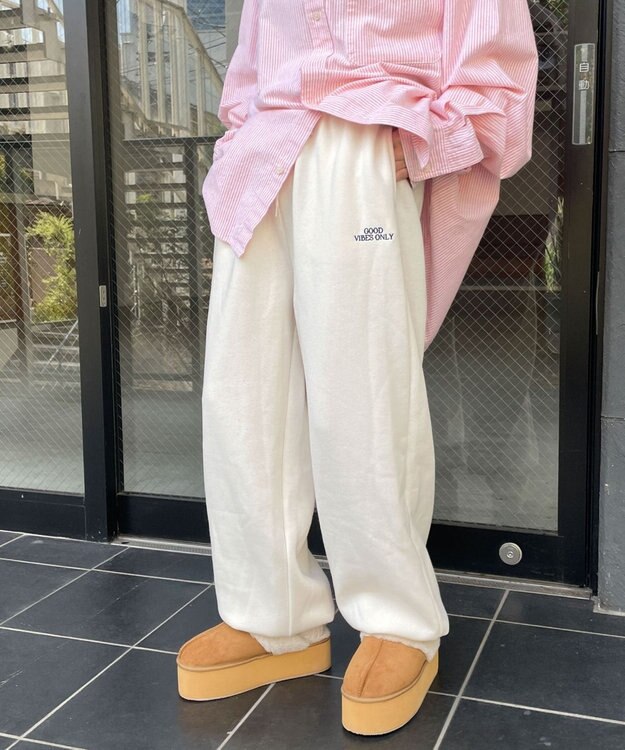 WEGO 裏起毛ロゴ刺繍スウェットパンツ オフホワイト
