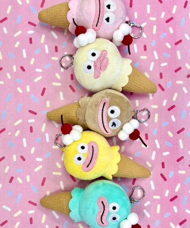 WEGO 激うま！アイスクリームモンスターぬいぐるみキーホルダー ブラウン