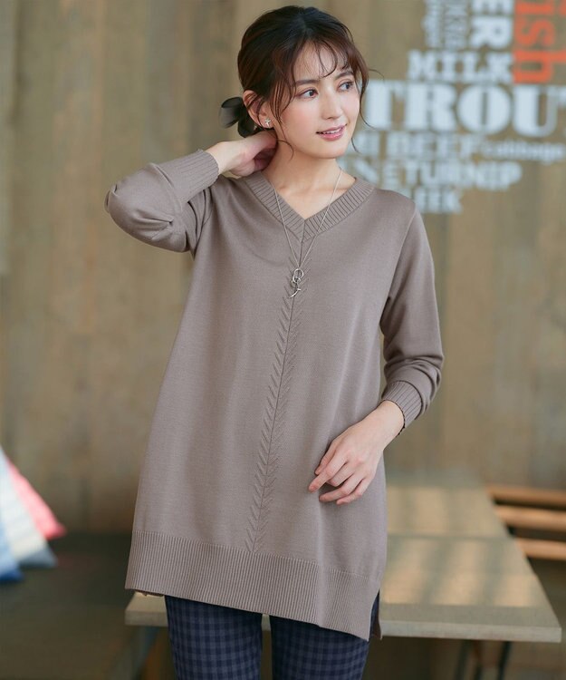 Tiaclasse 【安田美沙子さん着用・選べる2type・洗える】もちニットチュニック Vネック：モカ