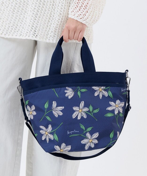 LeSportsac BUCKET TOTE/フローラルブルームズネイビー フローラルブルームズネイビー