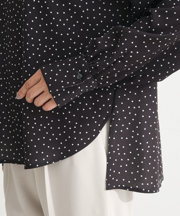 Green Parks ドットイージーケアバックスリットブラウス Dot Black
