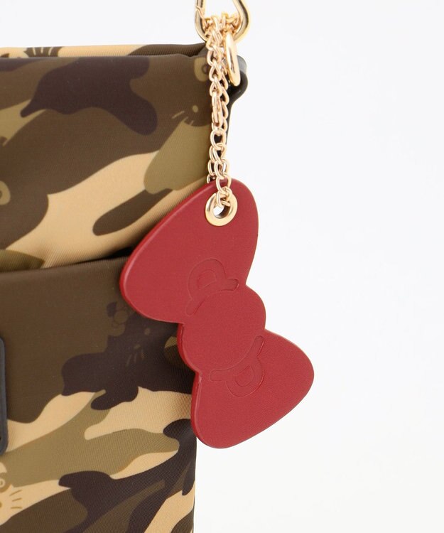 LA BAGAGERIE 【LA BAGAGERIE×HELLO KITTY】リボンチャーム付き　スクエアポシェット カーキ
