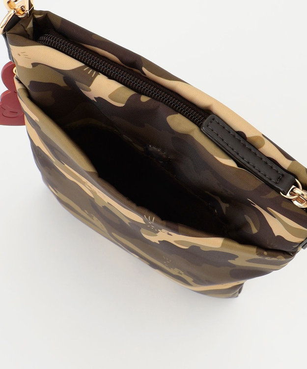 LA BAGAGERIE 【LA BAGAGERIE×HELLO KITTY】リボンチャーム付き　スクエアポシェット カーキ