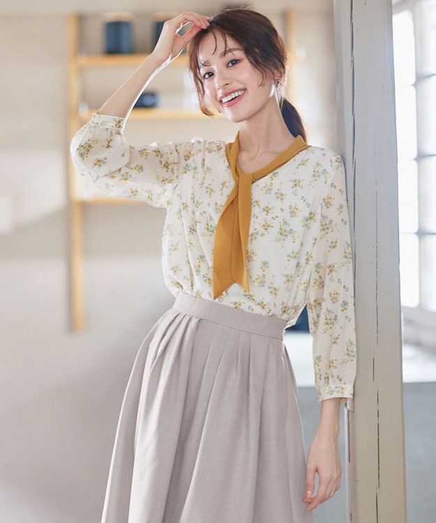 Tiaclasse 【洗える】花柄配色ボウタイブラウス オフホワイト×イエロー