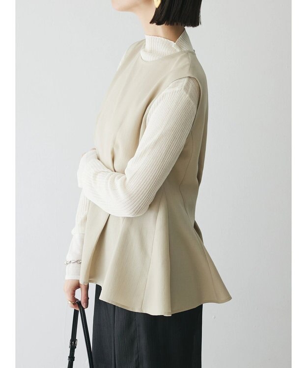 Green Parks AnriettMusee ノースリーブタックペプラムブラウス Beige