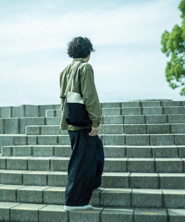 NIZYU KANO TWO-TONEショルダーバッグ Sサイズ 生成り×キャメル