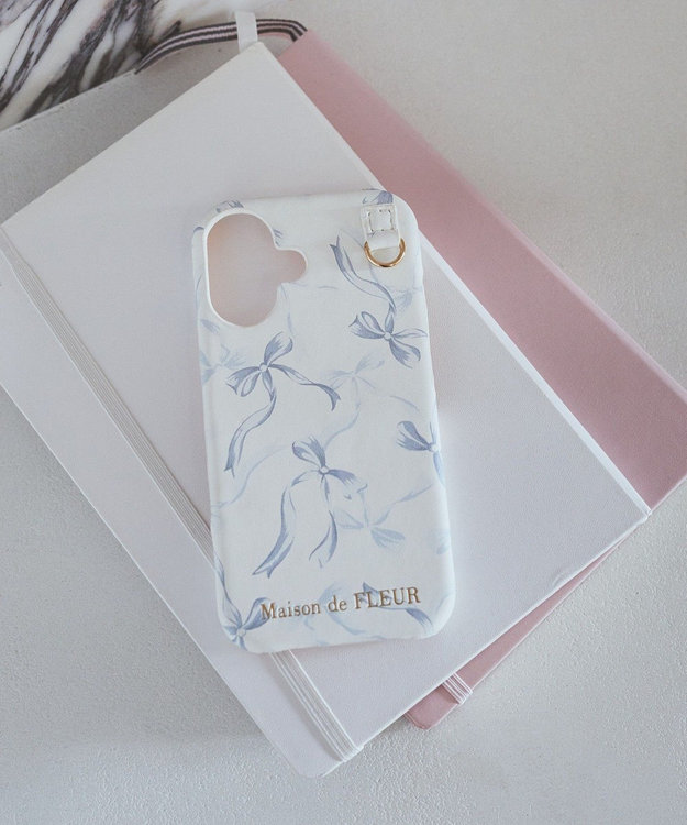 Maison de FLEUR リボンプリントアイフォン16ケース Grayish Blue