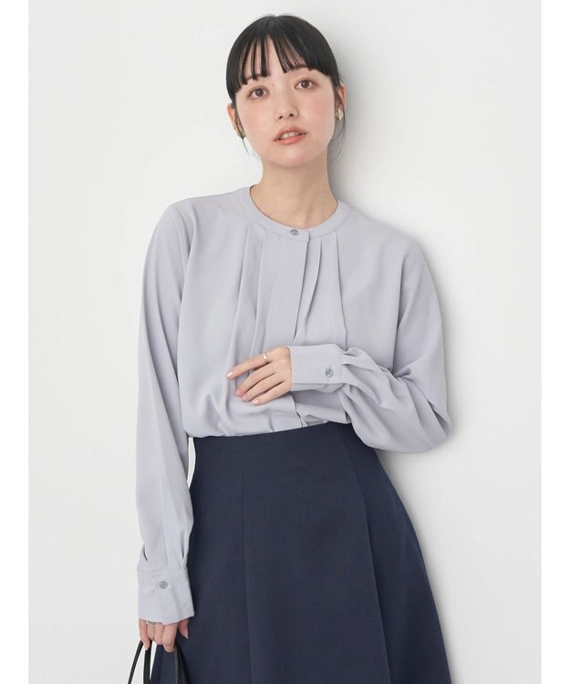 earth music&ecology ノーカラーフロントタックブラウス Light Gray