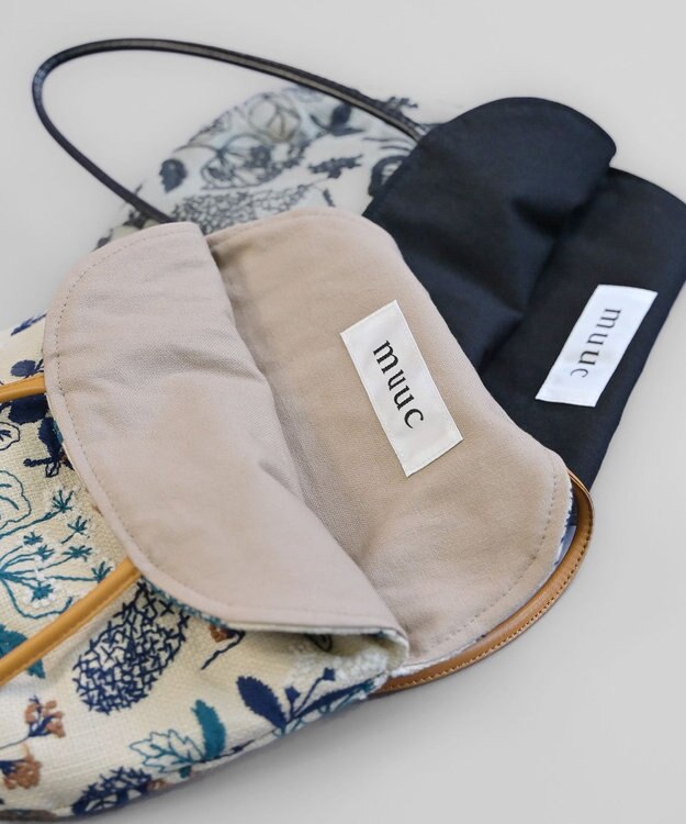 AND WOOL 筆記帳刺繍のminiバッグ ベージュ