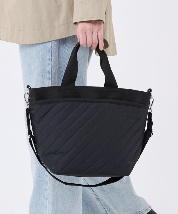 LeSportsac BUCKET TOTE/ラインデボスブラック ラインデボスブラック