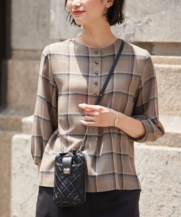 J.PRESS LADIES キルティング スマホポシェット ブラック系