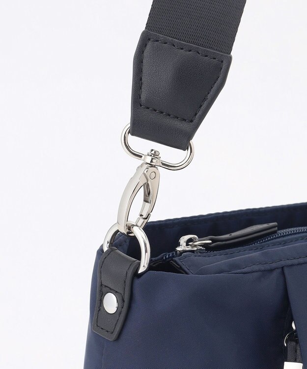 LA BAGAGERIE 多収納ナイロン2WAYショルダー ネイビー