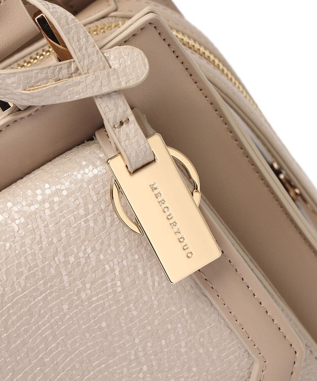 style code 【MERCURYDUO/マーキュリーデュオ】メタリッククラック調型押し フラップハンドバッグ グレージュ